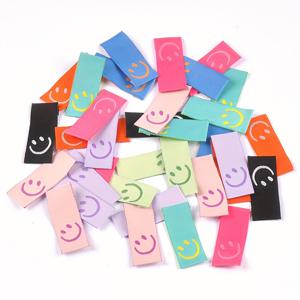 TEMU 50개입 4x1.5cm 웃는 얼굴 패턴 패브릭 라벨, 옷깃 태그, 접이식 패브릭 태그, 손바느질 DIY 의류, 가방, 머리끈 장식 액세서리