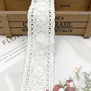 TEMU 2야드의 고급스러운 플로럴 레이스 트림, 러플 엣지 디자인, 폭 4.5cm (1.77인치), 화이트 & 베이지 색상. 의류, 홈 데코, 웨딩, 생일, 테이블보, 커튼, 셔츠, 스커트 등 다양한 프로젝트에 적합