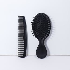 TEMU PP 소재로 제작된 작은 헤어 브러쉬 2개 세트입니다. 캔디 컬러의 매력적인 에어 쿠션 디자인으로 특징져 있습니다. 이 마사지 빗은 두피 자극에 적합하며, 머리카락을 엉킴 없이 쉽게 정리할 수 있습니다. 휴대하기 편리하고 일상 사용 또는 여행에 이상적입니다.