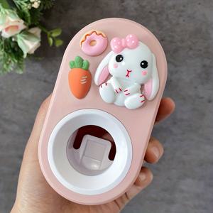 1개 자동 치약 디스펜서 3D 토끼 만화 디자인, 접착식 욕실 액세서리 홀더, 드릴 없는 벽걸이 치약 짜개, 크리스마스/할로윈 선물에 완벽!