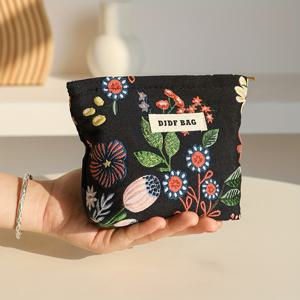 TEMU 세면도구 가방 미니 소형 사이즈 메이크업 가방 느낌 봉투형 블랙 자카드 터치업 가방 휴대용 대용량 동전 지갑 이어폰 가방 생리대 보관 가방