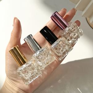 TEMU 4개입 10ml 사각 볼록-내향형 3D 패션 미니 향수병 물 큐브 편리한 여행용 스프레이 병