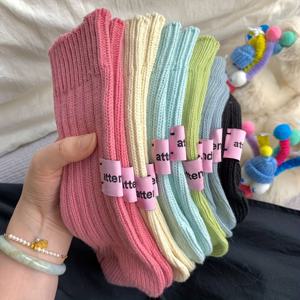 TEMU 6켤레 봄/가을 일본 핑크 라벨 단색 원단 두꺼운 중간 길이 양말 남녀 공용 기모 양말 인스 의류 라벨 양말