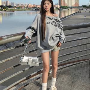 TEMU 봄/가을 신상 패션 시니어 센스 레터링 라운드넥 후드티 루즈핏 긴팔 투웨어 오프숄더 패션 브랜드 여성 블라우스