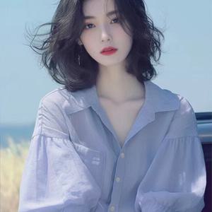 봄, 여름, 가을 신상 한국 스타일 유니크 디자인 보라색 랜턴 슬리브 셔츠, 부드러운 성격의 예쁜 V넥 탑
