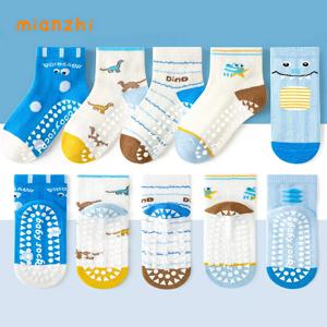 TEMU 5켤레 MIANZHI 플로어 삭스 블루 시스템 레터 표현 패턴 도트 글루 여아 아기 유아 걸음마 메시 통기성 부드러운 밑창 실내 미끄럼 방지 일본 만화 공룡 미드-카프 삭스, 캐주얼 데일리 착용에 적합