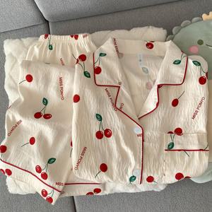 TEMU 여아용 고품질 체리 테마 잠옷 세트입니다. 긴소매와 바지로 구성되어 봄, 가을에 적합합니다. 얇고 달콤하며 귀여운 이 옷은 십 대에게 적합하며 기숙사나 집에서 캐주얼하게 입기 좋습니다.