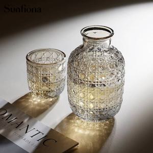 TEMU Sunfiona 빈티지 유리 물병 세트 2/4개입, 유리 물병 1개/2개 및 유리컵 1개/2개 포함. 여름 음료, 주스 병 및 물 유리컵 콤보를 위한 엠보싱 냉수 물병—야간 음료 및 다양한 행사에 적합. 미드나이트 드링크에 완벽.