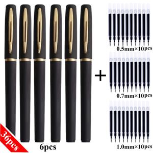 30개의 펜심과 6개의 펜으로 구성된 중성 펜 세트, 1.0/0.7/0.5mm 극세필팁의 대용량 젤펜, 사무실, 공부, 서명, 학교 서예 연습 및 일상 필기에 적합하며, 부드러운 필기와 내구성을 위한 대용량을 자랑합니다