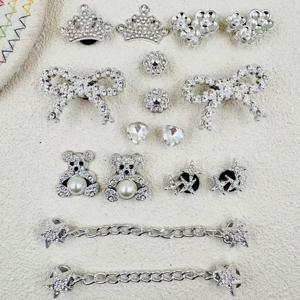 TEMU 신발 액세서리 16개, 탈부착 DIY 라인석 곰 리본 크리스마스 눈송이 정원화장신구 비치샌들용 장식 체인, 완벽한 휴일 선물