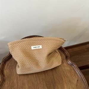 TEMU 1pc 우아한 밀짚 패턴 직조 직물 핸드백 - 금색 톤 하드웨어가 있는 지퍼 메이크업 포켓, 여행 및 일상 사용을 위한 컴팩트한 사각형 디자인, 세련된 보관 액세서리, 텍스처된 마감