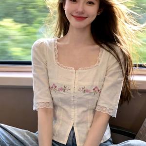 TEMU 2026 봄, 여름, 가을 신상 레이스 자수 화이트 여성 셔츠, 젊은 느낌의 노화 방지 탑