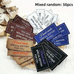 50개 손뜨개 랜덤 색상 폴리에스터 라벨 25X50mm - 5가지 색상 간편 재봉 태그, 세탁기 사용 가능 및 내구성, 수공예품, 가방, 스카프, 모자, 커플 세트, 홈메이드 선물, 지갑 제작 용품, 지갑 만들기, DIY 지갑 만들기에 적합