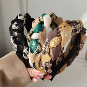 TEMU 3개 레트로 브레이드 헤어밴드 레터 패브릭 체크무늬 고급 컬러 매칭 여성용 가을/겨울 스타일 와이드 브림 하이 스컬 탑 헤어밴드 (미끄럼 방지 이빨 헤어 압착 페이스 워싱 헤어 클립 헤어웨어)