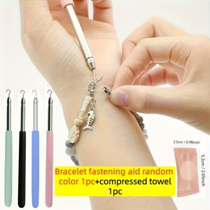 TEMU 1 패션 퀵 웨어 주얼리 팔찌 착용 반지 목걸이 후크 도구 랜덤 색상 + 1 압축 수건 - 손목 고정 액세서리, 내구성 좋은 메탈, 다기능 사용, 착용 및 제거 용이한 주얼리 노동력 절약 도구 리틀 헬퍼 스틱