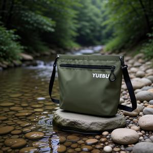 TEMU 고품질 지퍼 잠금장치가 있는 선명한 색상의 PVC 크로스백 1개, 해변, 수영장, 보관, 낚시, 캠핑, 온천, 하이킹에 적합 - 견고한 어깨 끈과 안전한 지퍼 잠금장치가 있는 내구성 있는 PVC 소재의 튼튼한 보관 가방
