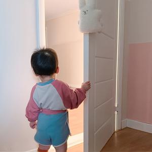 TEMU 유연한 문 핑크 가드 1개 - 귀여운 토끼 디자인의 부드러운 패브릭 문 스토퍼, 문이 닫히는 것을 방지하고 안전을 보장하도록 설계됨, 할로윈 및 추수감사절에 적합, 장난기 넘치는 문 스토퍼