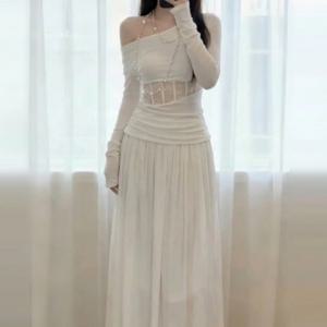 여성용 데일리 활용도 높은 사선 숄더 홀 드레스 2026 신상 디자인 허리 슬림핏 롱 스커트