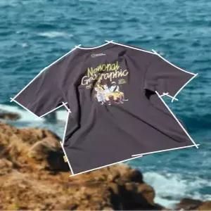 내셔널지오그래픽 nationalgeographic N252UTS981 리젠아스킨 그래픽 반팔 티셔츠 D/GREY [인기상품] 선물