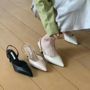[라일리] Rly 스틸레토라인 슬링백 미들힐 데일리 펌프스 여성화