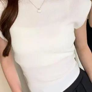 반팔 티셔츠 여성 여름 골지 니트 뒷트임 화이트