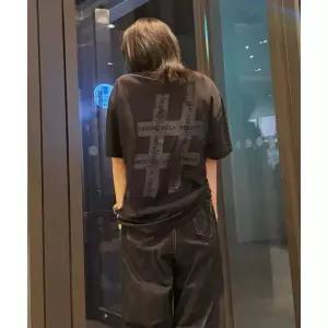 빈트릴 BEENTRILL 빈티지 해시태그 오버핏 반팔티블랙 BA262TS003BK 509279