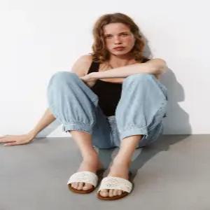 자라 ZARA 크로셰 플랫 샌들 - 라이트 베이지 3657/710/111 57C231 23L715