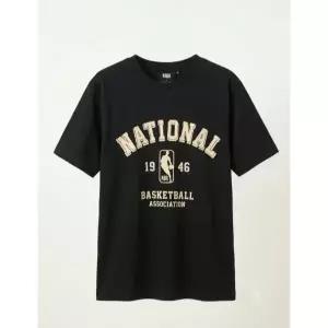 [롯데백화점]엔비에이 남녀공용  NBA 아치형 빅로고 반팔 티셔츠(N242TS951P)