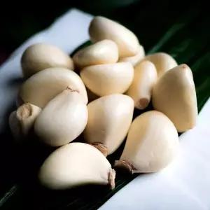 [햇살맞춤]산지직송 탱글탱글 깐마늘 1kg 특품 익산원예농협
