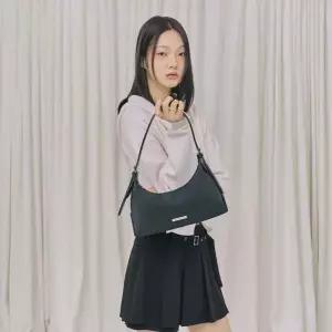 [롯데백화점]랩 트라페지움 숄더백(AR7AB821)