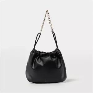 A.P.C MUST IT_아페쎄 니논 체인 숄더백 PUAAT F61877 LZZ