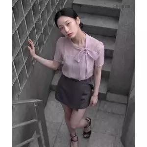 로엠 시스루 리본 타이 블라우스 RMBLG26RT5