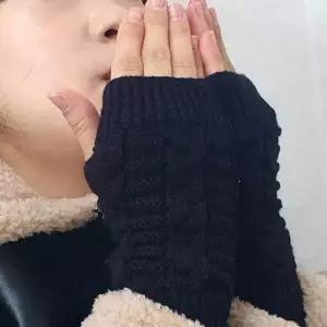 핸드워머 손토시 겨울 니트 꽈배기 암워머 블랙