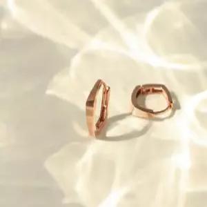 [로이드]1층 동아수성점 인기상품데일리 베이직 14K Gold 귀걸이 LOFL3009T