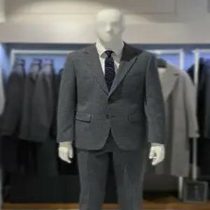 [트루젠][트루젠] 트루젠 차콜 마이크로체크 기본핏 울스판 남자 정장세트 2422TJ360460 (P003755031)