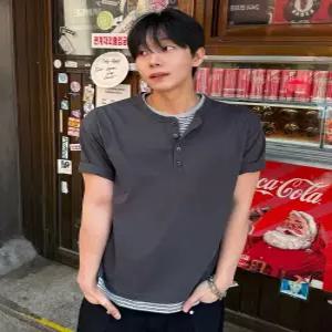 크롭 스트라이프 레이어드 헨리넥 반팔 티셔츠_차콜