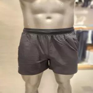 언더아머 남성 UA 론치 5인치 쇼츠 1382617001 250025