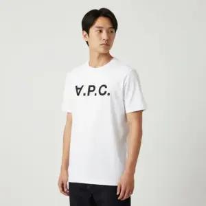 A.P.C 패션퍼스트위크아페쎄 스탠다드 그랜드 VPC 반팔 티셔츠 COHBM-M26384 TAE
