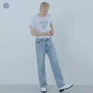 5% 다운 게스26SS 남성 LBL 저온스 스트레이트 NQ2DE102 정가 119,000원