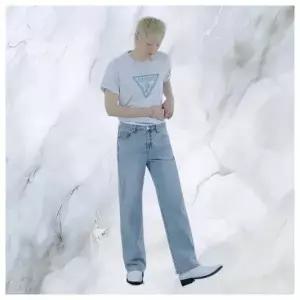 게스26SS 남성 LBL 저온스 스트레이트 NQ2DE102 정가 119,000원 499918