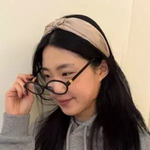 헤어밴드 머리띠 베이지색 꼬임 디자인 여성 악세사리-WFPRQ48