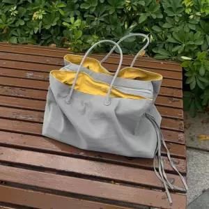 하즈블루 Hazblue 나일론 데일리 보스턴 쇼퍼백 그레이