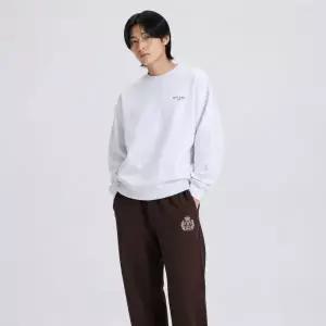 [스포티앤리치] NY 크레스트 자수 와이드 스웨트팬츠 157409768