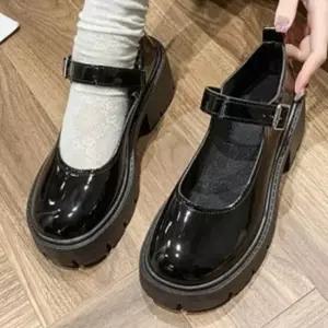 광택 메리제인 통굽 둥근코 로퍼구두 광택 통굽 둥근코 로퍼구두