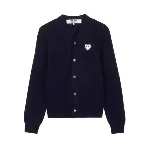 [롯데백화점]꼼데가르송 공용 화이트 하트 가디건 AX N062 051 NAVY