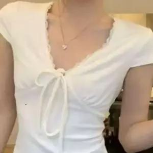 티셔츠 여성 반팔 레이스 레이어드 브이넥 ST8098