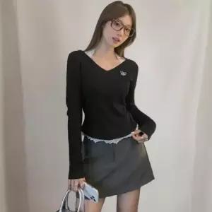 여성 브이넥 레이어드 긴팔 티셔츠 레이스 디자인