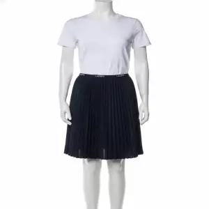 Lacoste 라코스테 여성 에센셜 숏 플리츠 스커트 JF1403-55G 166 631671