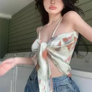 [라일리여성의류] Rly 세렌데이 여름 프릴나시 스카프 레이스 크롭 뷔스