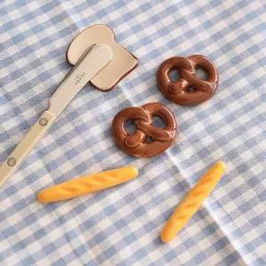 냅킨홀더 빵모양 숟가락받침 수저받침대 프레첼 빵